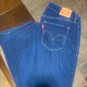 Woman’s Levi’s bootcut sz 14